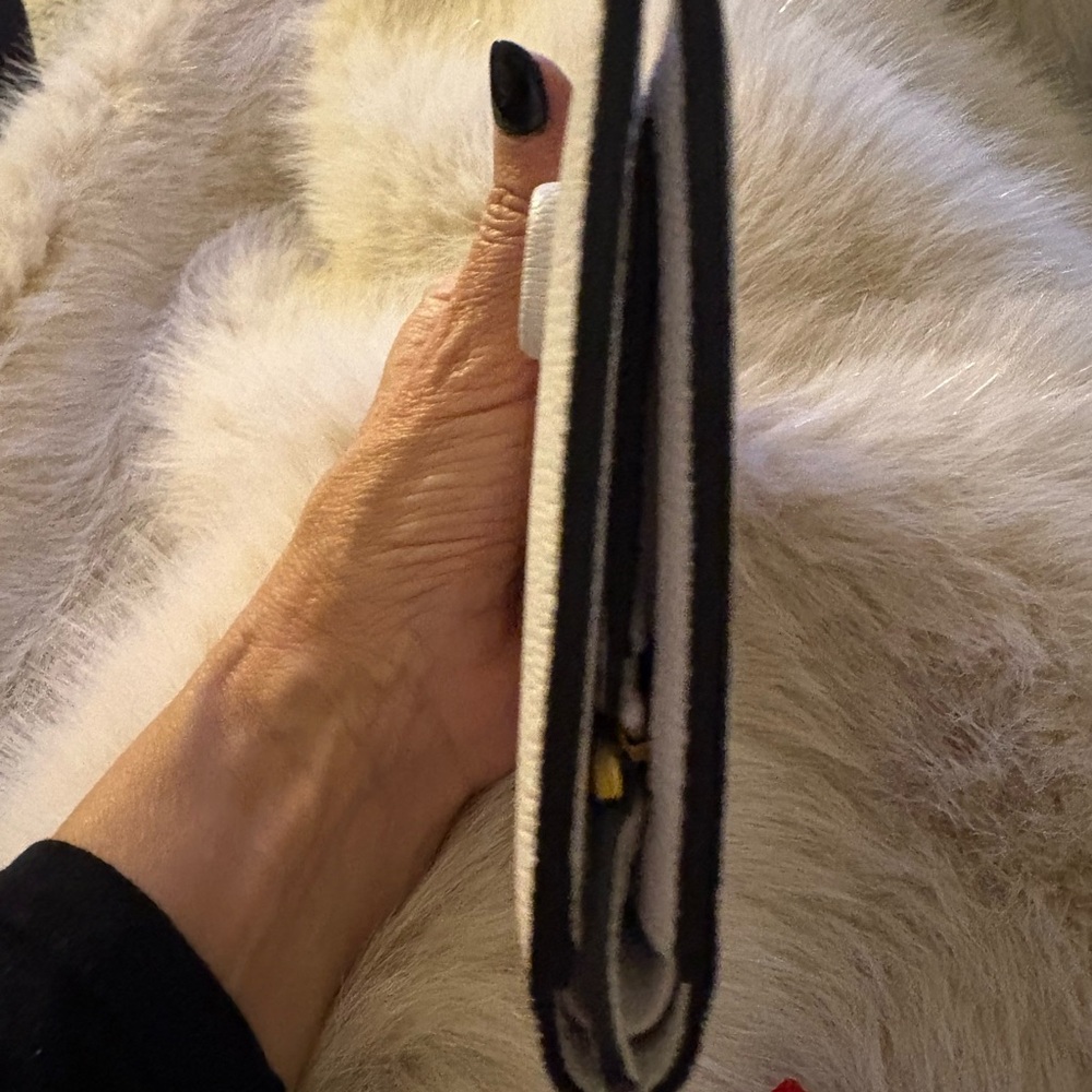 Valentino White Cream Leather Wallet. - Picture 8 of 10